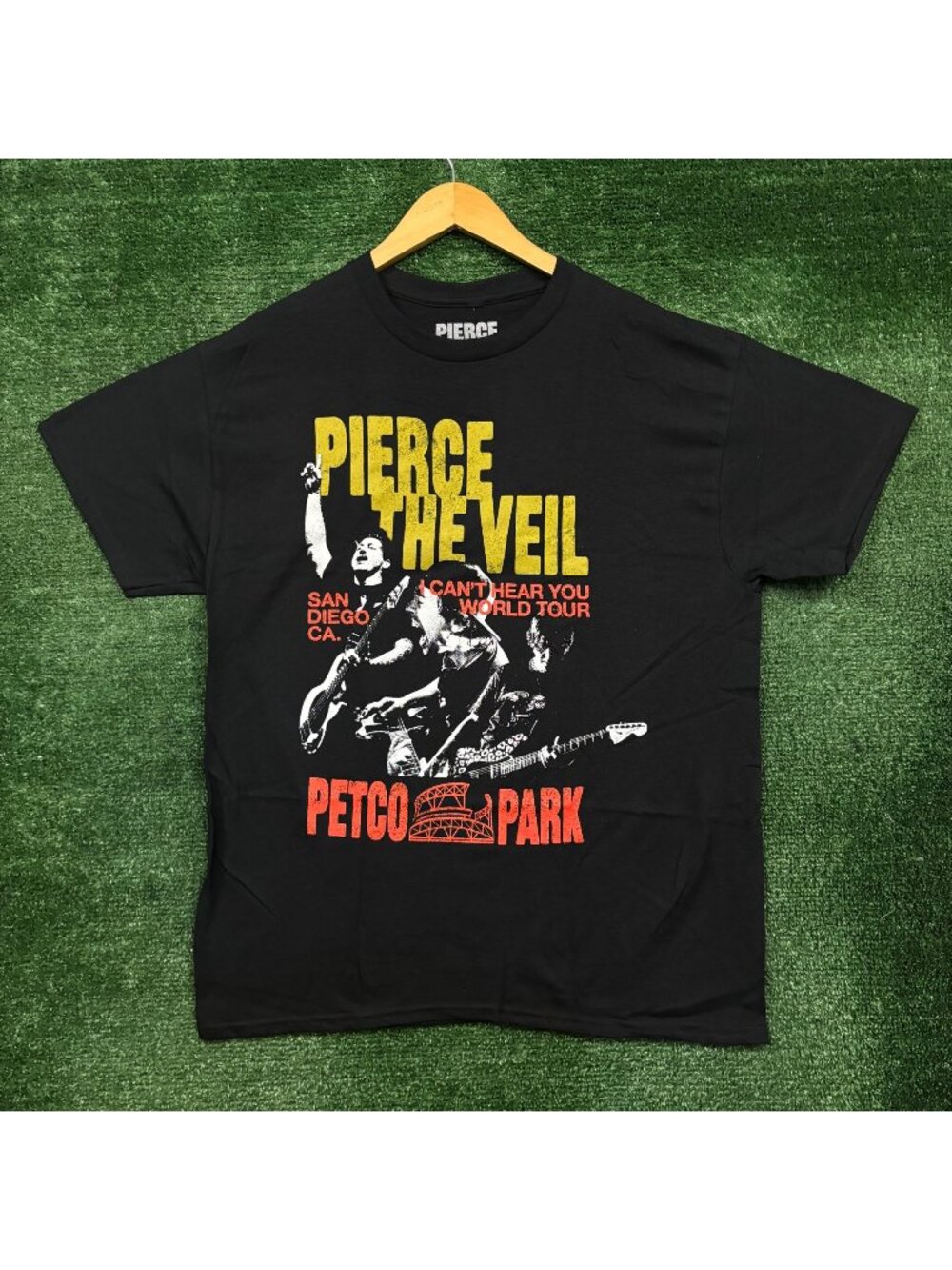 Pierce the Veil The Homecoming I Can't Hear You Tour Rock Band T-Shirt Size Larg